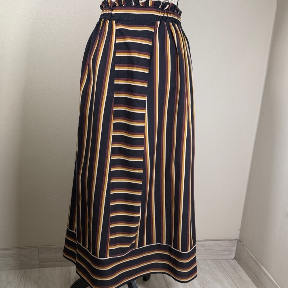 Cleobella Elegant Black and Gold Maxi Skirt - Picture 3 of 10